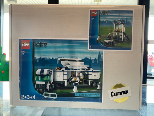 LEGO 7743 Police Command Centre - Certified